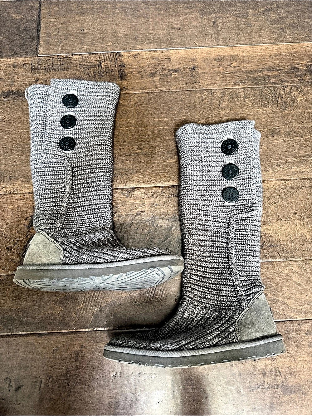 UGG Classic Short II Button Winter Boots Gray US 6